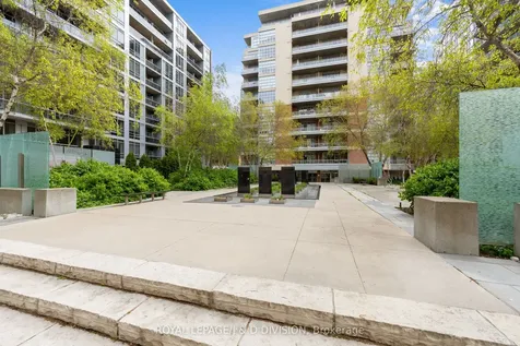 19 Brant Street Toronto ON M5V 2L2