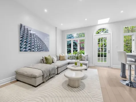 159 Hillsdale Avenue E Toronto ON M4S 1T4