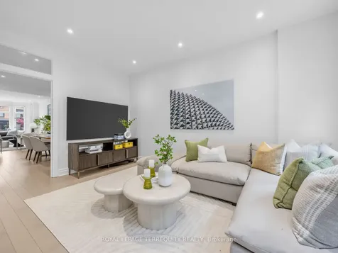 159 Hillsdale Avenue E Toronto ON M4S 1T4