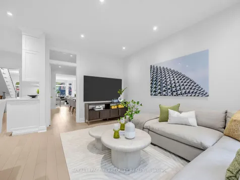 159 Hillsdale Avenue E Toronto ON M4S 1T4