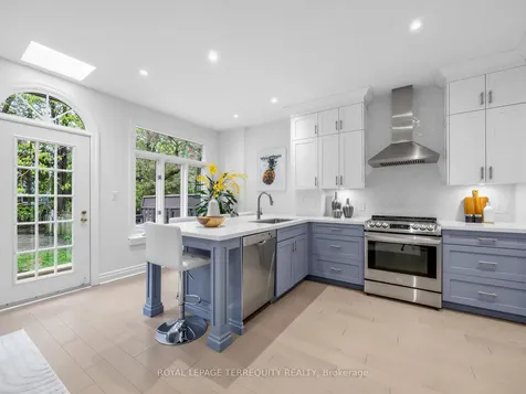 159 Hillsdale Avenue E Toronto ON M4S 1T4