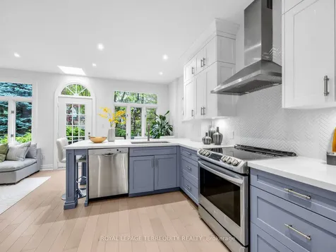159 Hillsdale Avenue E Toronto ON M4S 1T4