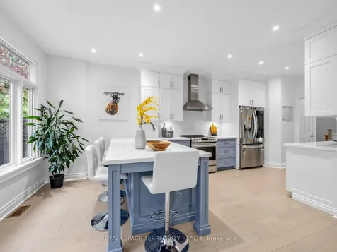 159 Hillsdale Avenue E Toronto ON M4S 1T4
