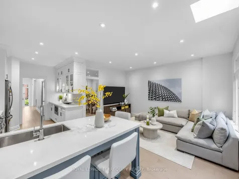 159 Hillsdale Avenue E Toronto ON M4S 1T4