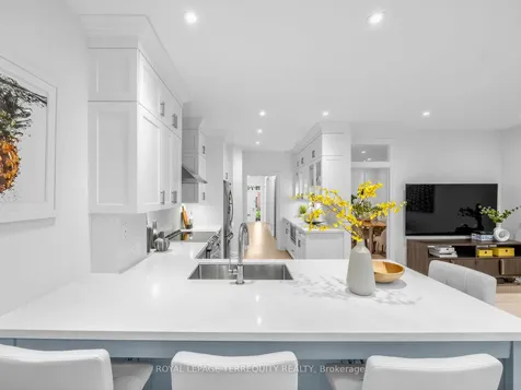 159 Hillsdale Avenue E Toronto ON M4S 1T4