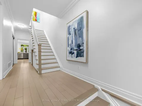 159 Hillsdale Avenue E Toronto ON M4S 1T4