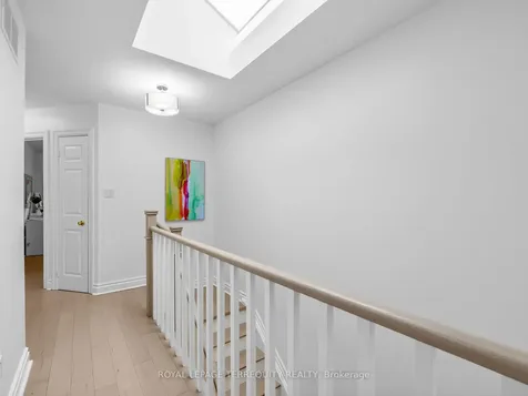 159 Hillsdale Avenue E Toronto ON M4S 1T4