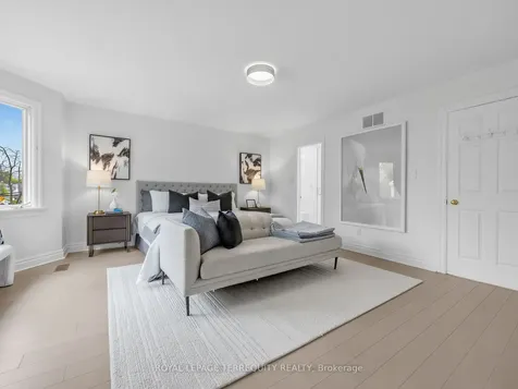 159 Hillsdale Avenue E Toronto ON M4S 1T4