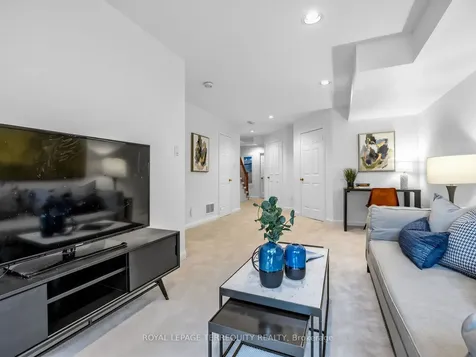 159 Hillsdale Avenue E Toronto ON M4S 1T4