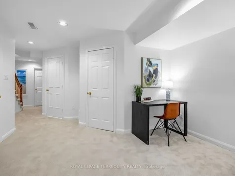 159 Hillsdale Avenue E Toronto ON M4S 1T4