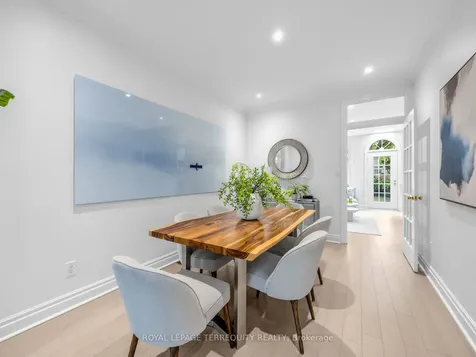 159 Hillsdale Avenue E Toronto ON M4S 1T4