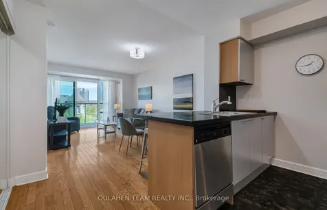 16 Harrison Garden Boulevard Toronto ON M2N 7J6
