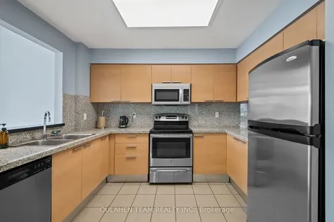 16 Harrison Garden Boulevard Toronto ON M2N 7J6