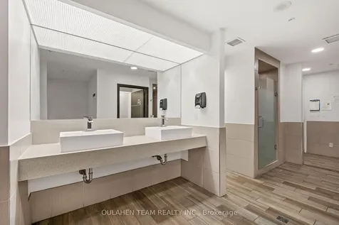 16 Harrison Garden Boulevard Toronto ON M2N 7J6