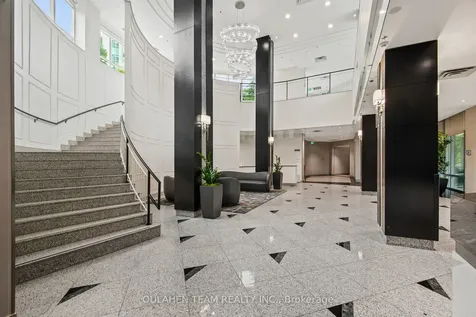 16 Harrison Garden Boulevard Toronto ON M2N 7J6