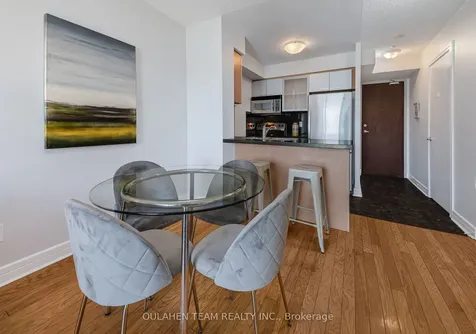 16 Harrison Garden Boulevard Toronto ON M2N 7J6
