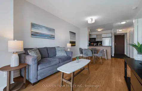 16 Harrison Garden Boulevard Toronto ON M2N 7J6