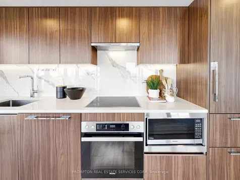 3 Concord Cityplace Way Toronto ON M5V 0X4