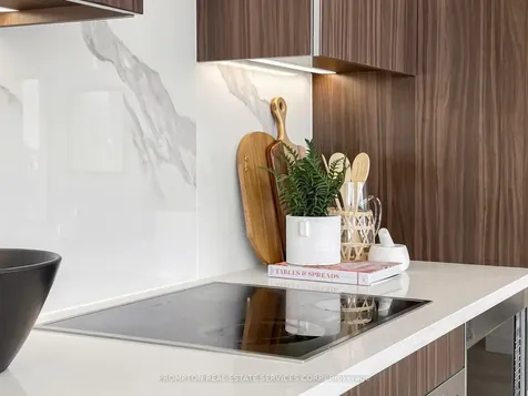 3 Concord Cityplace Way Toronto ON M5V 0X4