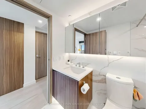 3 Concord Cityplace Way Toronto ON M5V 0X4