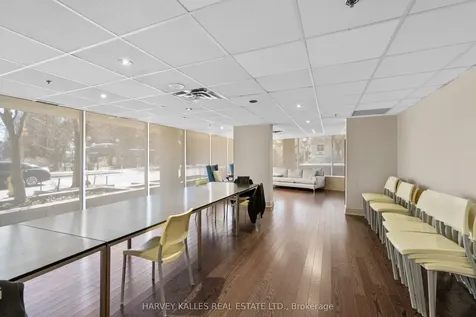650 Queens Quay W Toronto ON M5V 3N2