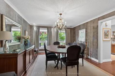 16 Caravan Drive Toronto ON M3B 1N2