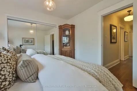452 Davisville Avenue Toronto ON M4S 1H8
