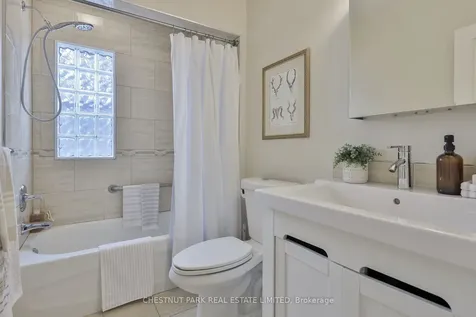 452 Davisville Avenue Toronto ON M4S 1H8
