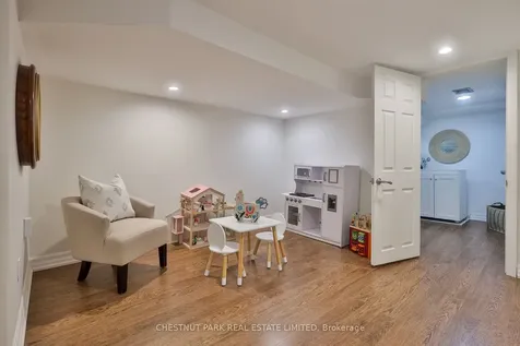 452 Davisville Avenue Toronto ON M4S 1H8