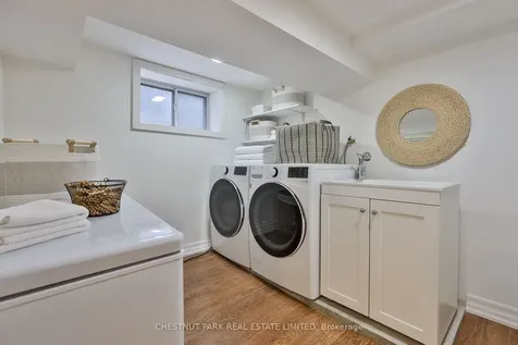 452 Davisville Avenue Toronto ON M4S 1H8