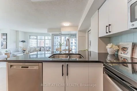 2181 Yonge Street Toronto ON M4S 2B1
