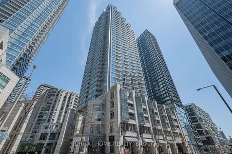 2181 Yonge Street Toronto ON M4S 2B1