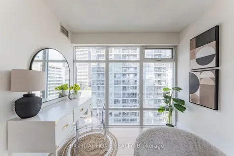 2181 Yonge Street Toronto ON M4S 2B1