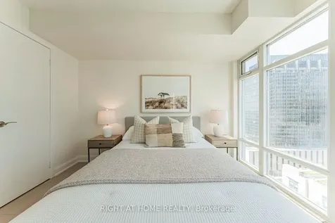 2181 Yonge Street Toronto ON M4S 2B1