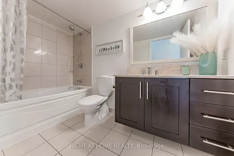 2181 Yonge Street Toronto ON M4S 2B1