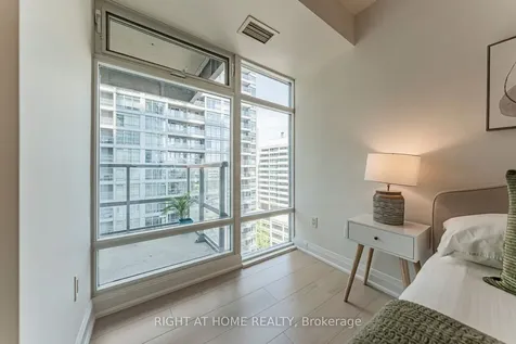 2181 Yonge Street Toronto ON M4S 2B1
