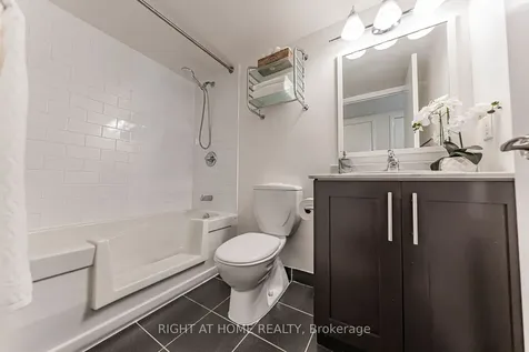 2181 Yonge Street Toronto ON M4S 2B1