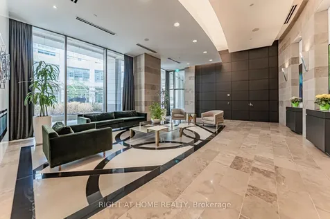 2181 Yonge Street Toronto ON M4S 2B1