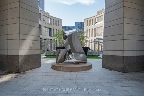 2181 Yonge Street Toronto ON M4S 2B1