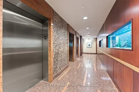 21 Hillcrest Avenue Toronto ON M2N 7K2