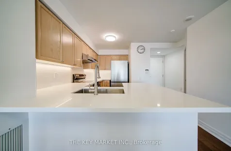 21 Hillcrest Avenue Toronto ON M2N 7K2