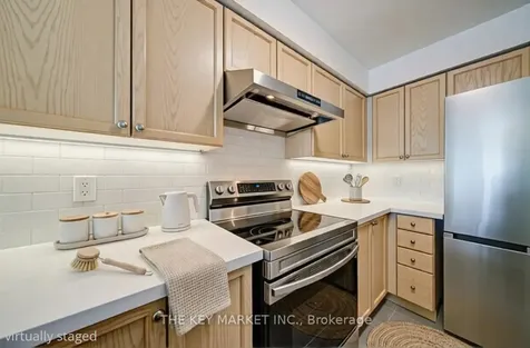 21 Hillcrest Avenue Toronto ON M2N 7K2