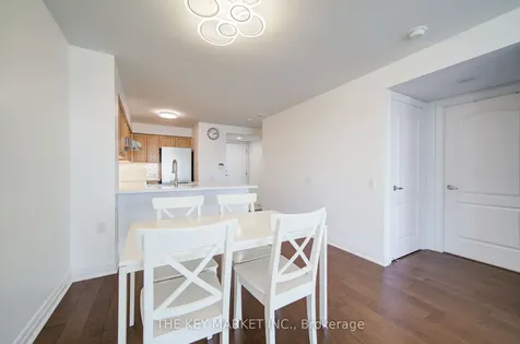 21 Hillcrest Avenue Toronto ON M2N 7K2