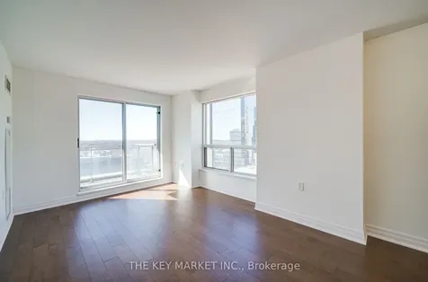 21 Hillcrest Avenue Toronto ON M2N 7K2