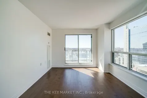 21 Hillcrest Avenue Toronto ON M2N 7K2