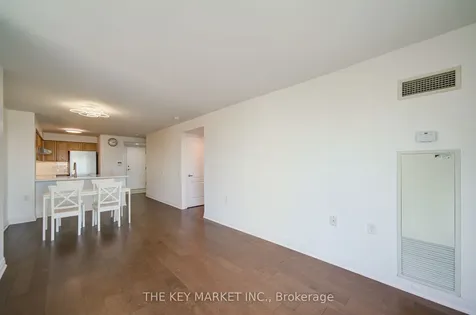 21 Hillcrest Avenue Toronto ON M2N 7K2