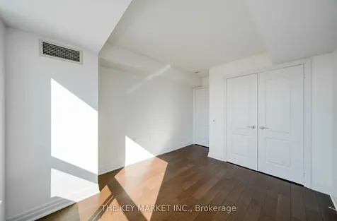 21 Hillcrest Avenue Toronto ON M2N 7K2