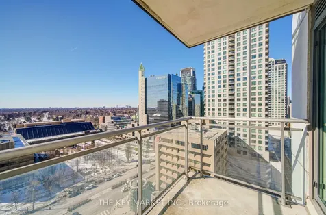 21 Hillcrest Avenue Toronto ON M2N 7K2