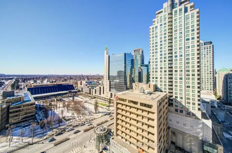 21 Hillcrest Avenue Toronto ON M2N 7K2