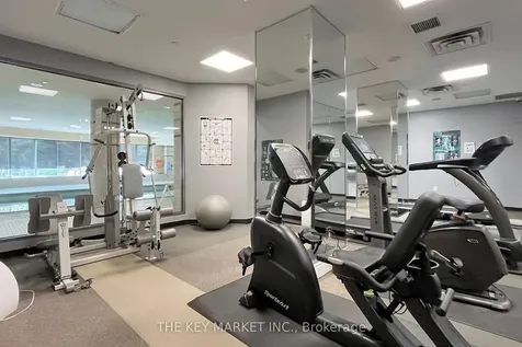 21 Hillcrest Avenue Toronto ON M2N 7K2